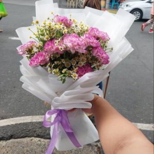 carnation 10pcs w_ chamomile php1500