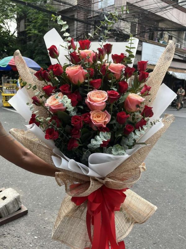 ecuador and local roses - 4,000