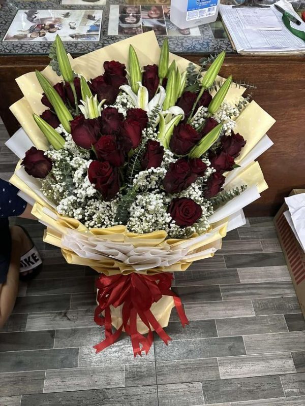 ecuador roses and casa blanca 24pcs php7,500