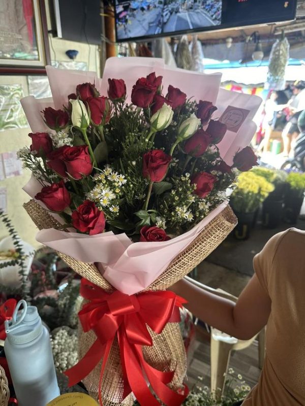 local roses 2dozen php1500