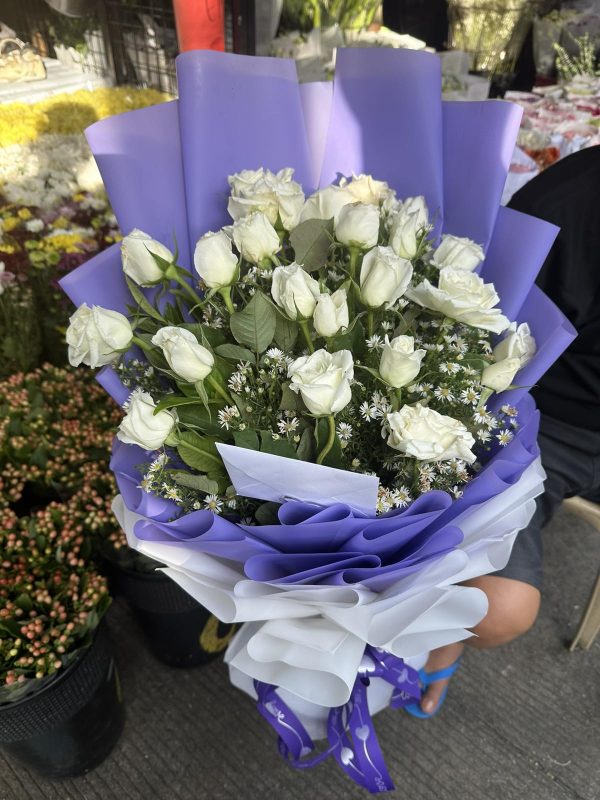 local white roses 1,500