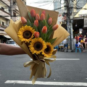 tulips 10pcs sunflower 3pcs php3,500