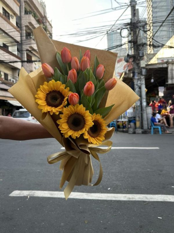 tulips 10pcs sunflower 3pcs php3,500