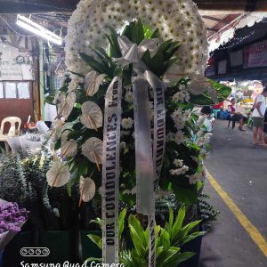 wreath php4,000