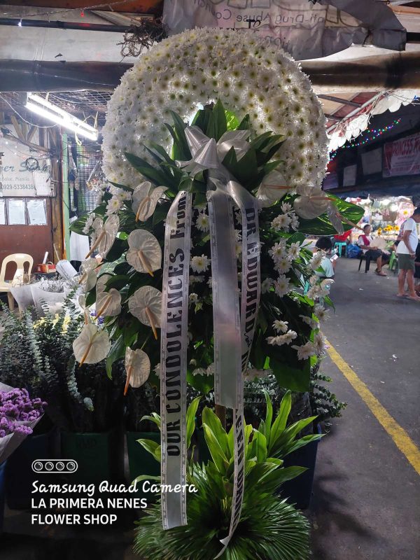 wreath php4,000