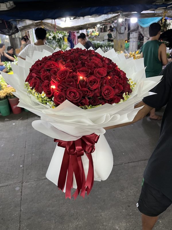 100 pcs red roses
