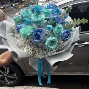 Blue ecuadorian and Tulips