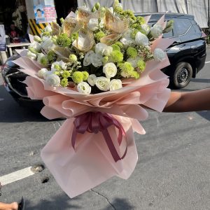 Lisianthus money bouquet